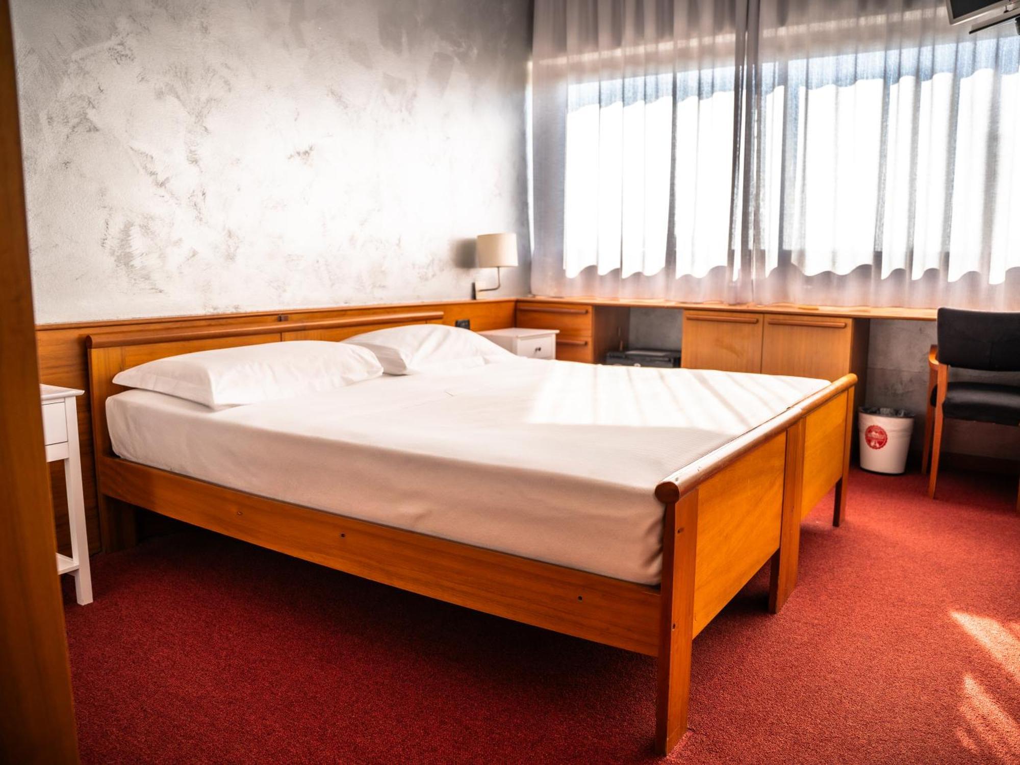 Hotel Valpolicella International ซานเปียโตร อิน กาเรียโน ภายนอก รูปภาพ