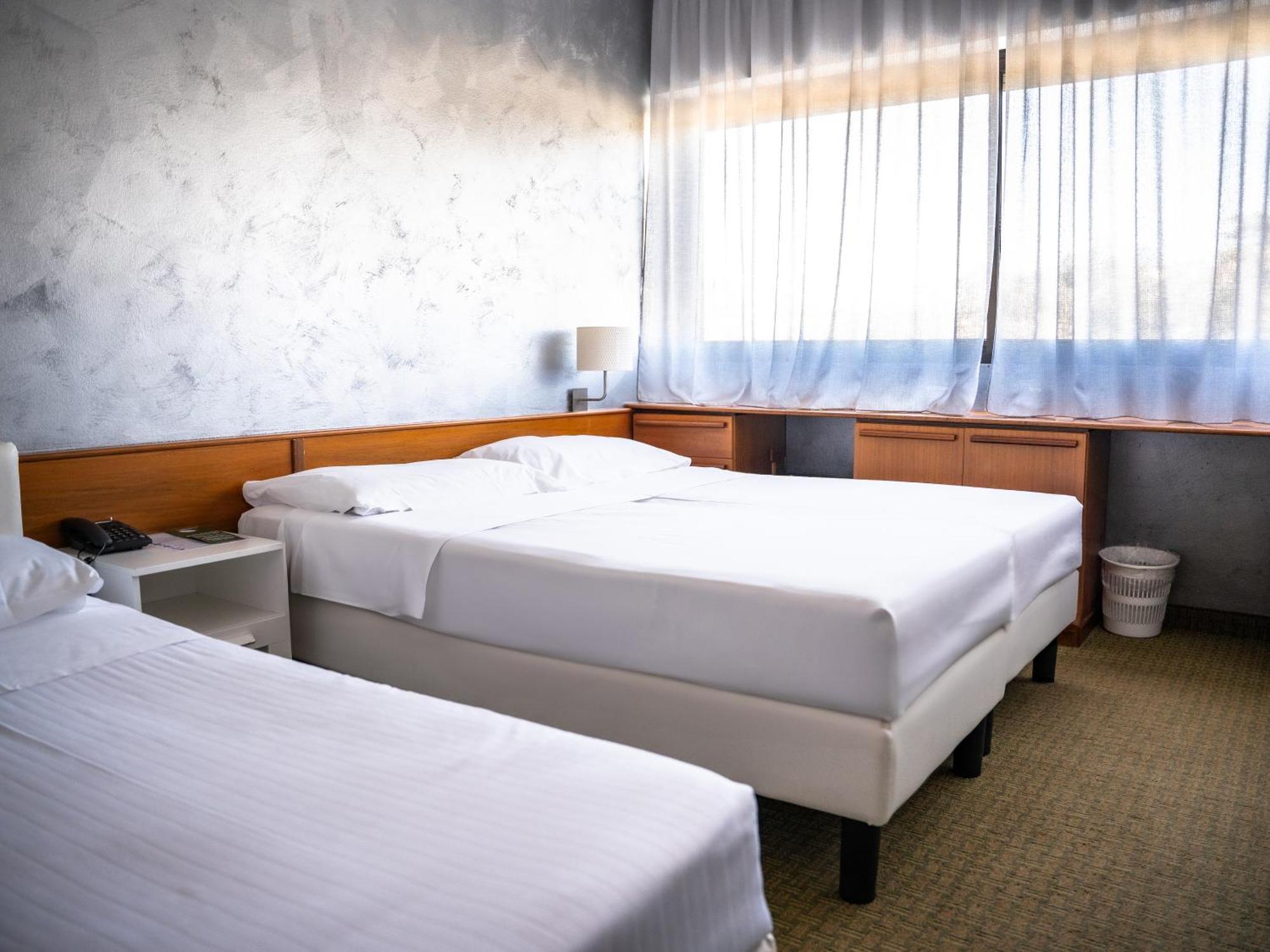 Hotel Valpolicella International ซานเปียโตร อิน กาเรียโน ภายนอก รูปภาพ