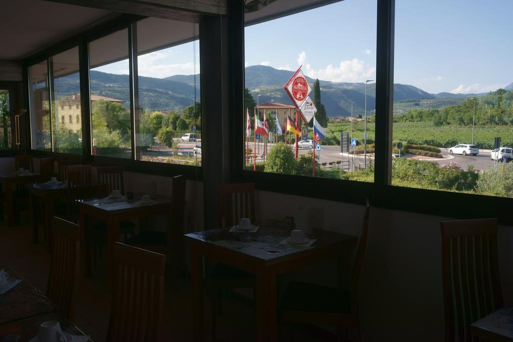 Hotel Valpolicella International ซานเปียโตร อิน กาเรียโน ภายนอก รูปภาพ